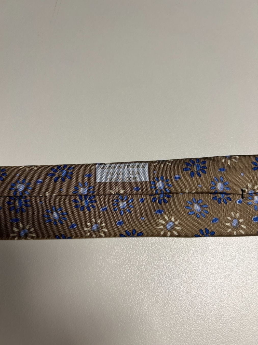 Hermès Cravatte: Hermès Blumen Krawatte – Nuovo (secondo la descrizione) da Bern venduto da kurtikobolt74 2