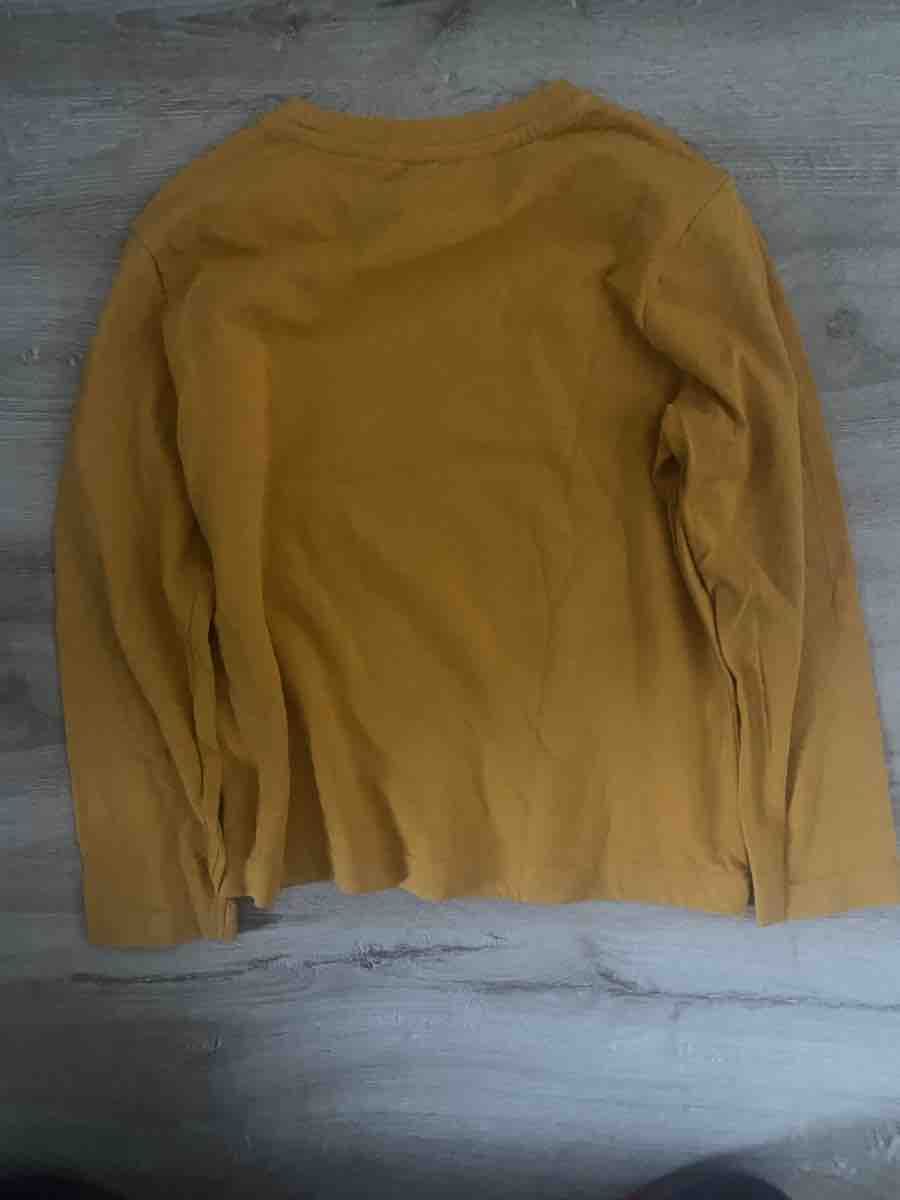 Maglioni & Felpe: Pull jaune taille 116 cm – Usato da Chamoson venduto da Pince26 3