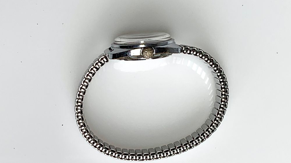 AVA Swiss Made Damen Armbanduhr Vintage 70er 10