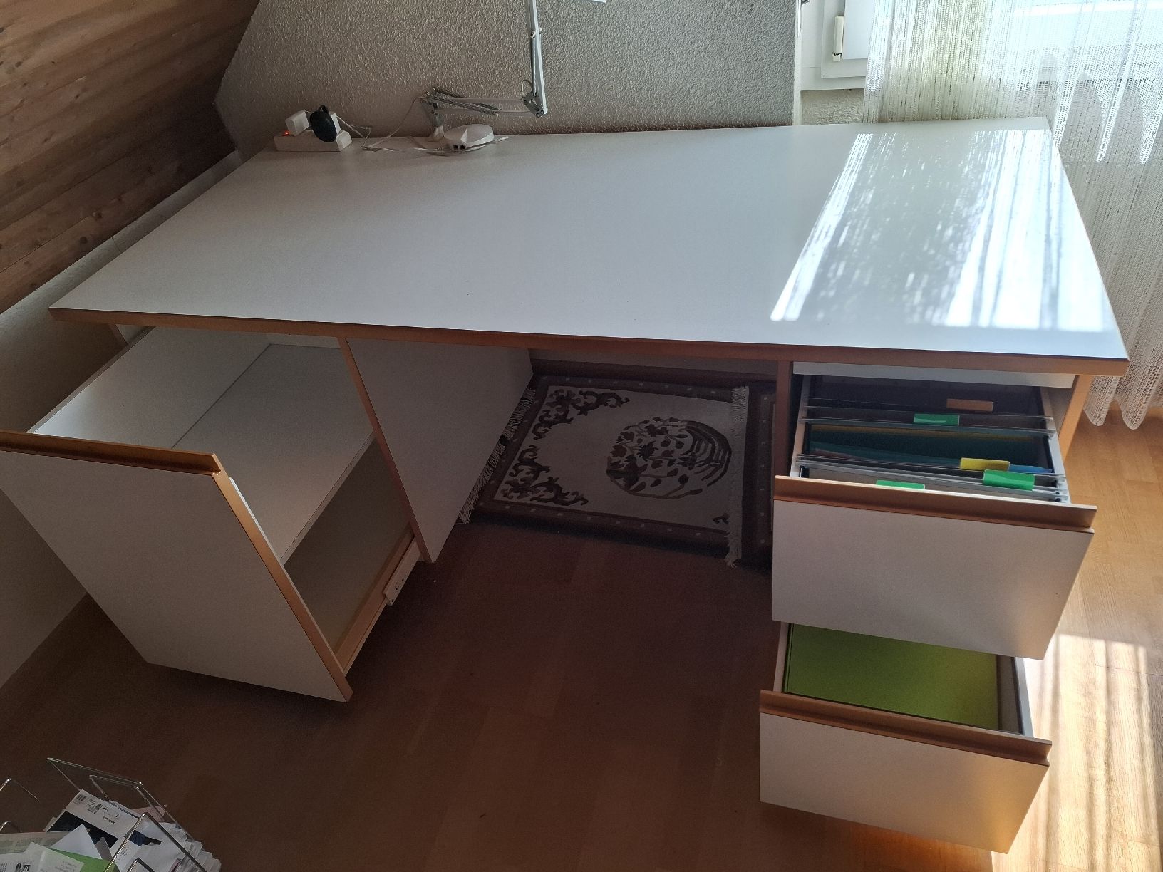 Bureaux: Schreibtisch weiss  – D'occasion à Buus par Nambo 1