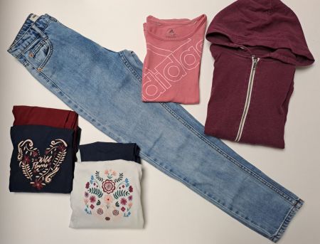 5-teiliges Kleiderset Grösse 146/152 mit Jeans und Adidas