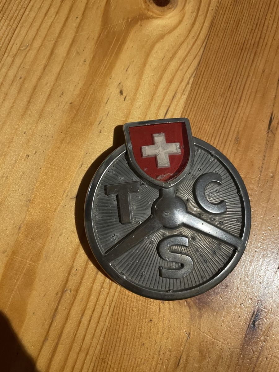TCS Schilder: Emblem TCS Schweiz Metall  – Gebraucht aus Kägiswil von Grizzly007