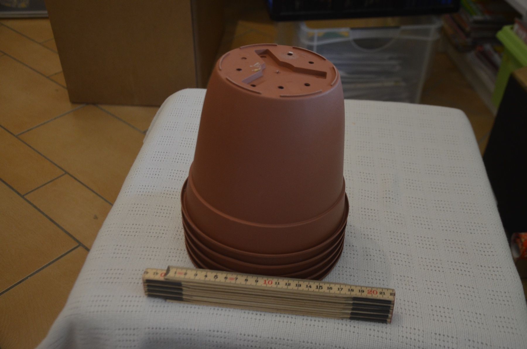 Vasi & Recipienti: 5 STUCK PLASTIK VASE – Usato da Chiasso venduto da Dolly015 2