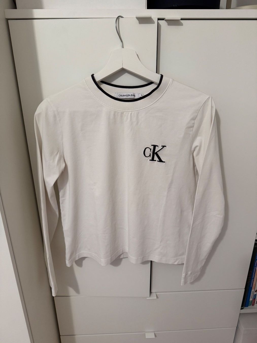 Pullover & Sweatshirts: Langarmshirt Calvin Klein – Gebraucht aus Arbon von flowerandfound