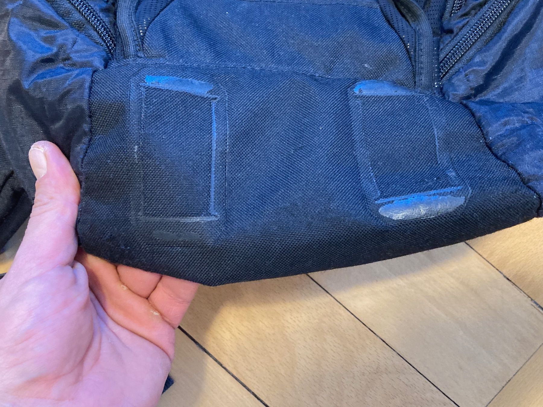 Oakley Zaini: Vintage 90s Oakley Backpack Unreleased Sample 25L – Usato da Zürich venduto da le_souk 2