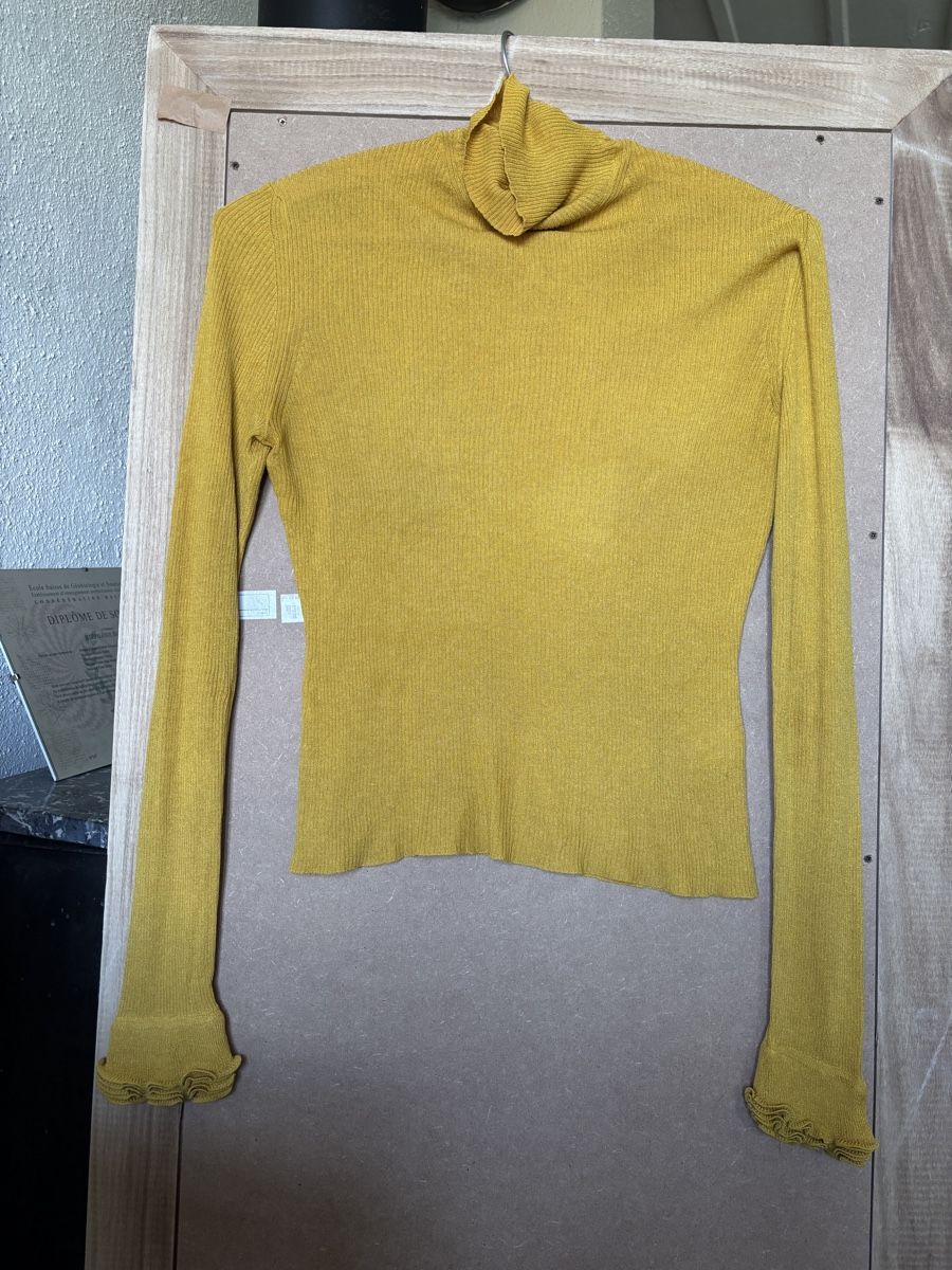 Gucci Tops: Pull Gucci 100% soie M – D'occasion à St-Saphorin-Lavaux par selb94