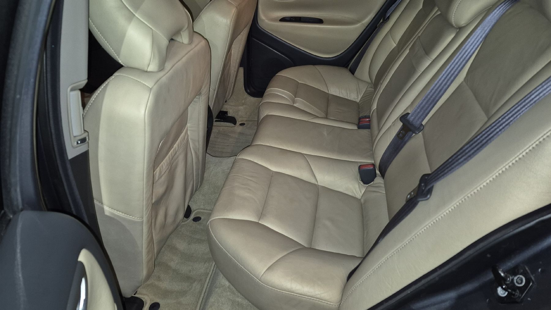 Volvo Automobili: Volvo S60 R – Usato da Brienzwiler venduto da Leon-258 4