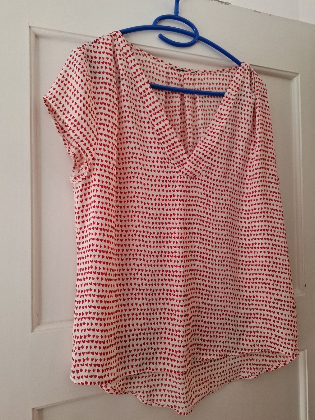 H&M T-Shirts: Shirt mit Herzen Gr. 38 H&M – Gebraucht aus Bern von Runner007