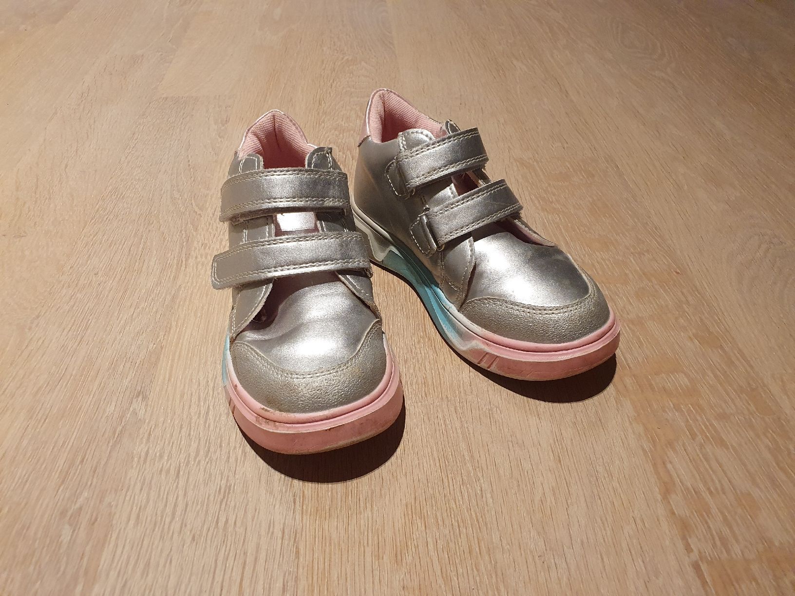 Schuhe für Mädchen: Futurino Sneakers Grösse 29 – Gebraucht aus Zürich von Integrator 1