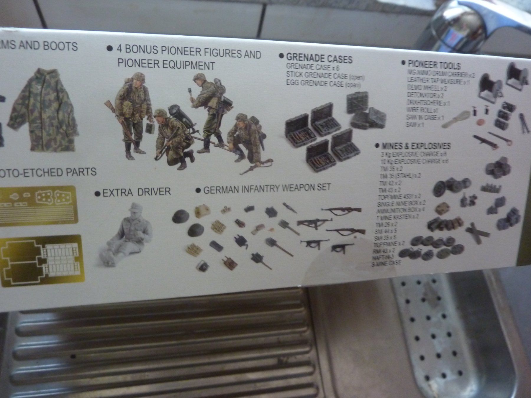 Kits de montage: GERMAN – Neuf avec emballage d'origine à Balsthal par bouteliee 1