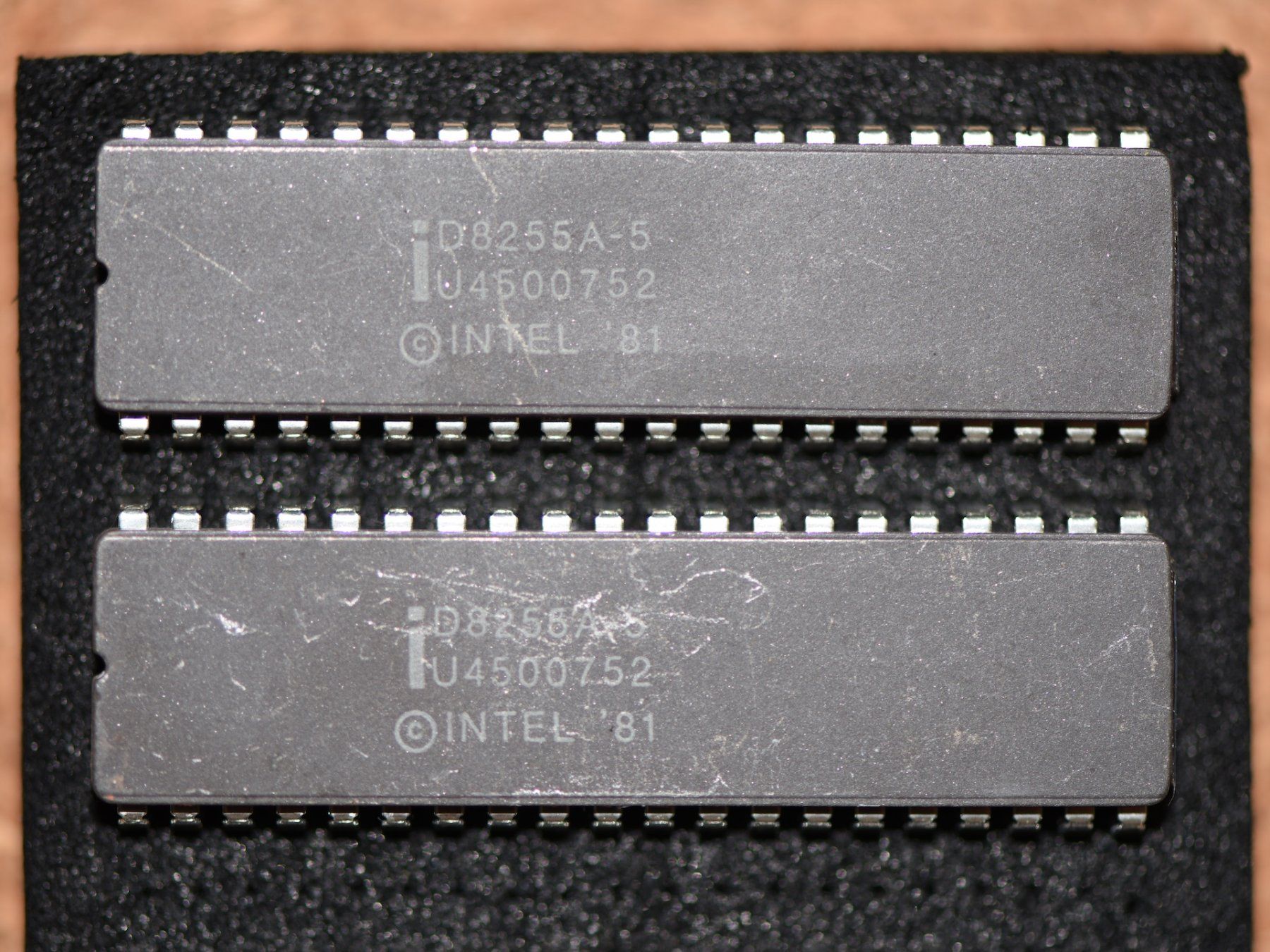 Intel Elektronikbauteile: 2x IC D8255A-5 004500752 INTEL 81 - PHILIPPINES XW 8450 – Neu (gemäss Beschreibung) aus Emmen von renerich 4