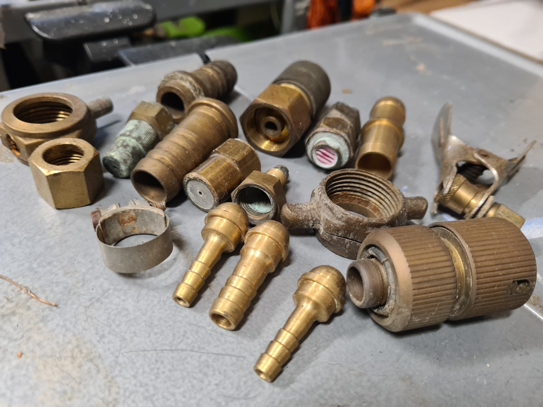 Eisenwaren: Aus Hausräumung- uraltes Messing Wasserhahnen- Tool- Set – Gebraucht aus Amriswil von used2use