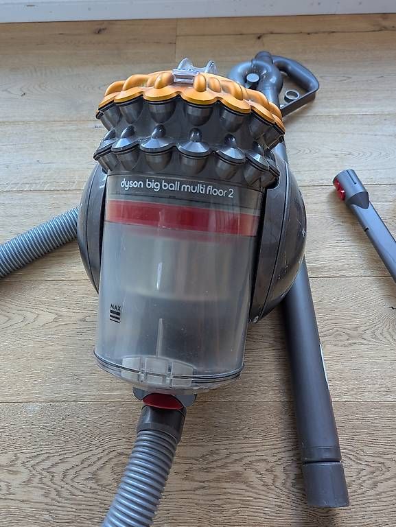 Aspirapolveri & Accessori: Dyson Staubsauger big ball multi floor 2 – Usato da Maienfeld venduto da Aliwanter 1