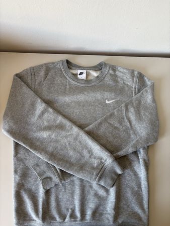 Pull gris Nike