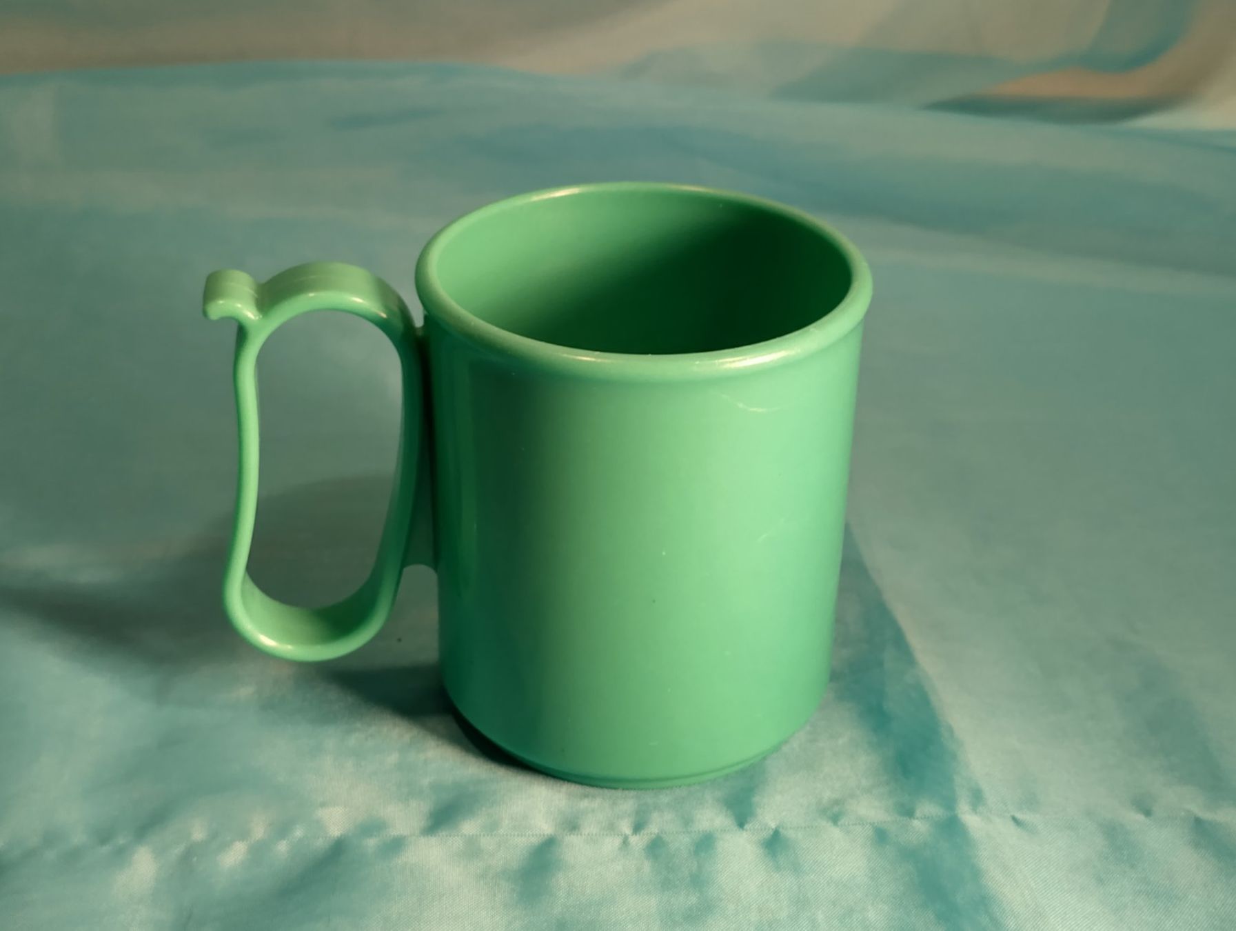 Tupperware Tazze: Tupperware  Becher mit Henkel, türkis – Usato da Bellach venduto da JingleCherry 1