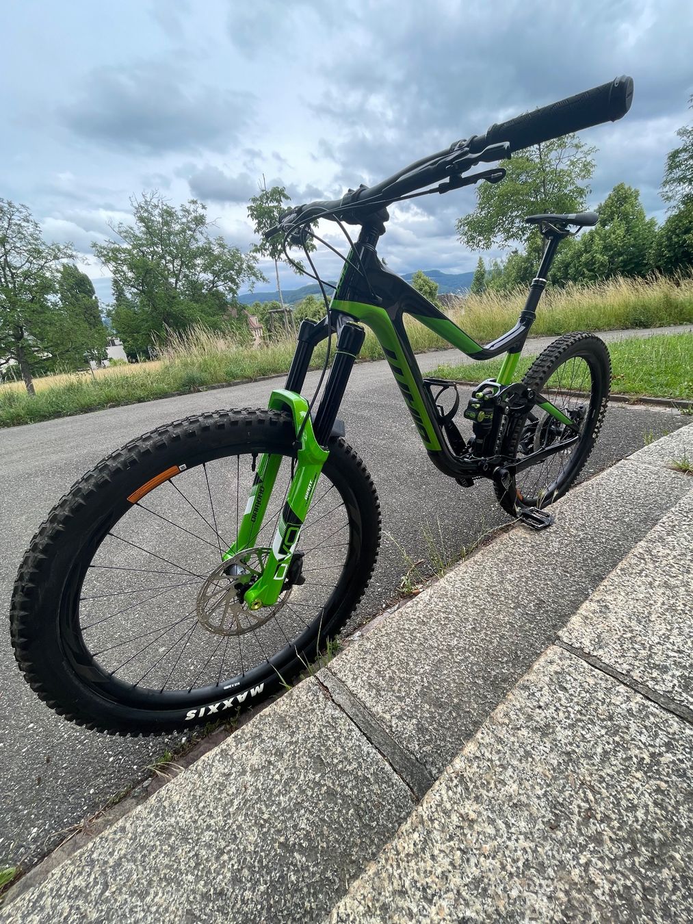 Giant Biciclette: MTB fully Giant Reign advanced – Usato da Basel venduto da Zuerich68 1