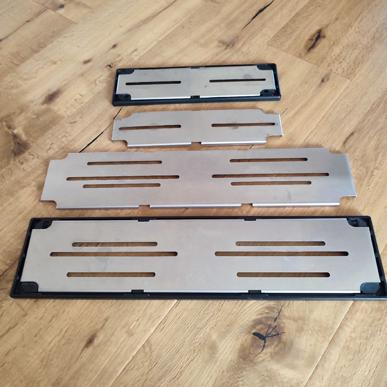 Sonstiges Fahrzeugzubehör: Perfect Click  Nummernrahmen magnetisch Edelstahl – Gebraucht aus Wangen SZ von mystorage