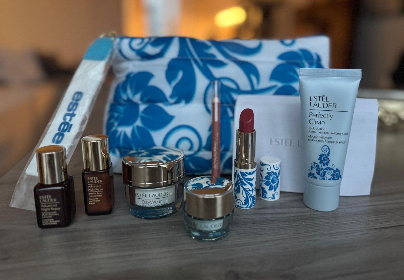 Estée Lauder Cura del viso: Kosmetik Estée Lauder Set NEU – Nuovo e nell'imballaggio originale da Dänikon ZH venduto da tug_m9b6