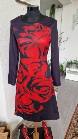 Kleid Schwarz mit Roten Rosen NEU