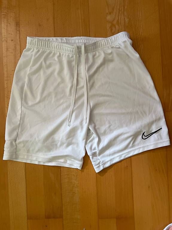 Pantaloni: Sporthose Nike – Usato da Horgen venduto da braids3