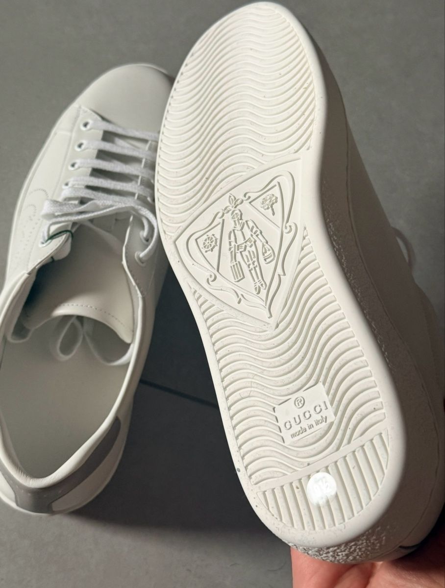 Gucci Herrenschuhe: Baskets Gucci blanches en cuir modèle classique taille basse – Neu und originalverpackt aus Biel/Bienne von mou_2p5h 2