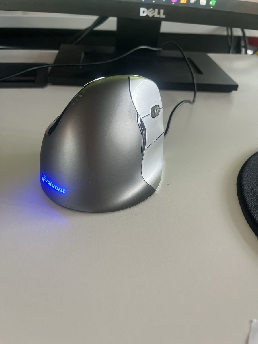 Souris: Evoluent VerticalMouse 4 Right Ergonomic USB Mouse – D'occasion à Zürich par cls_jgc7 2