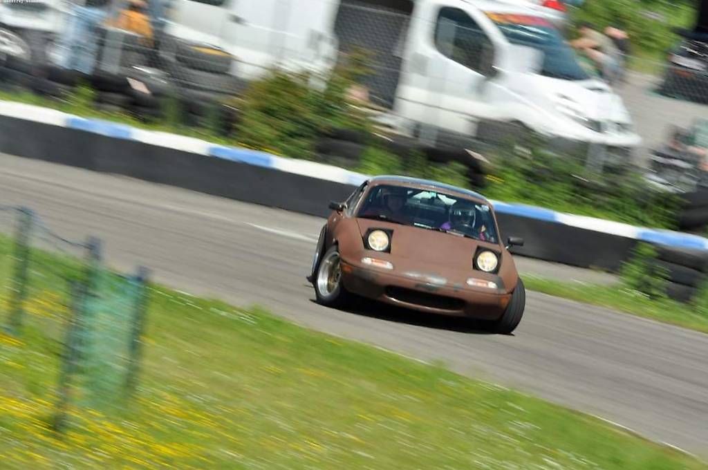 Automobili: Mazda mx5 NA 1.8l – Usato da Lyss venduto da P.Bento 4