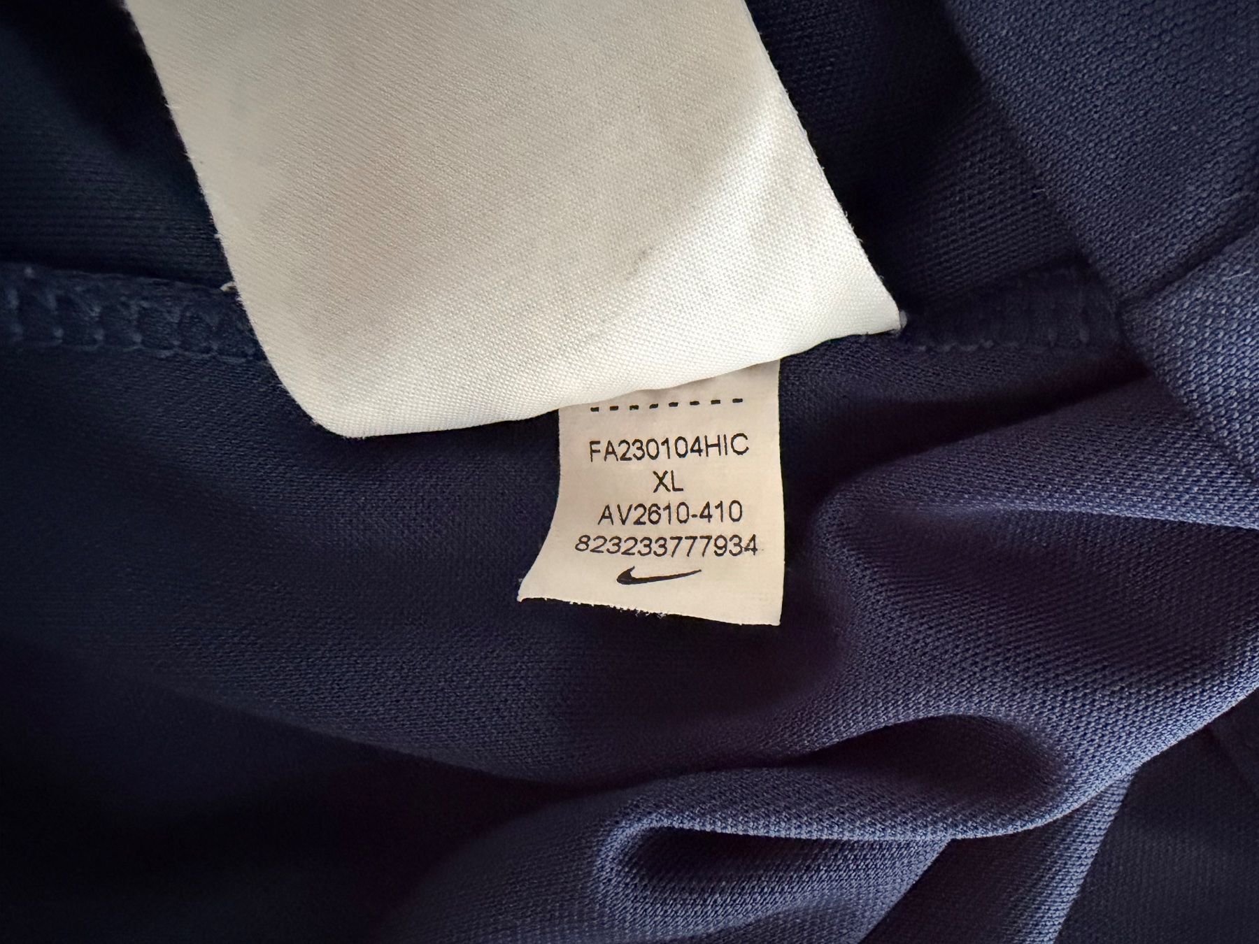 Nike Canottiere & Pantaloni: Red Bull Leipzig Trainingsshirt Gr. XL – Usato da Muttenz venduto da bargain_hunter 5