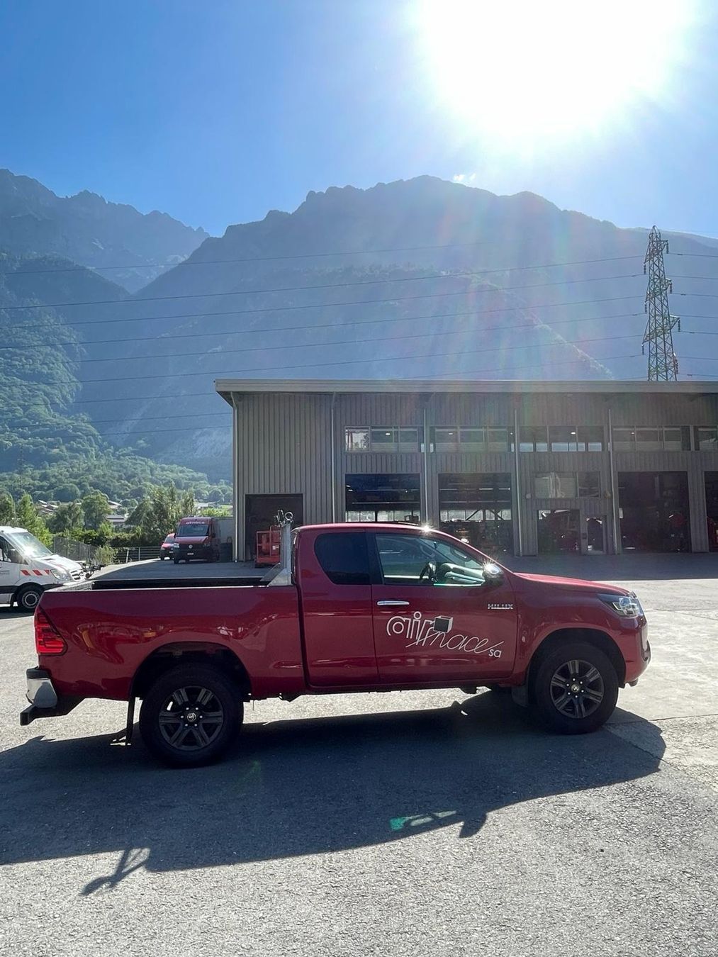 Toyota Autos: TOYOTA Hilux 2.8D-4D 4x4 – Gebraucht aus Evionnaz von Airnace 1