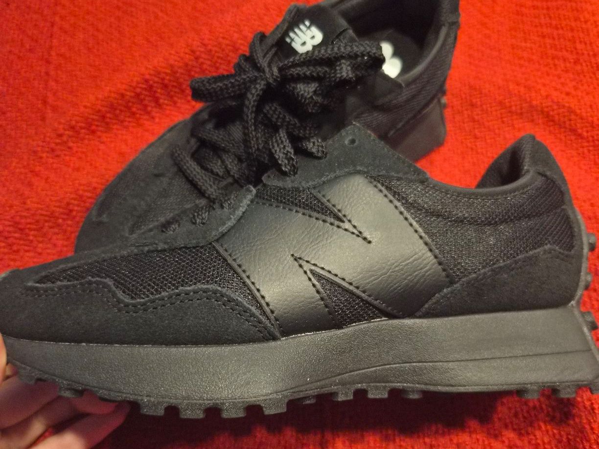 New Balance Scarpe da donna: New Balance 38 Neu – Nuovo e nell'imballaggio originale da Thun venduto da inuyasha93