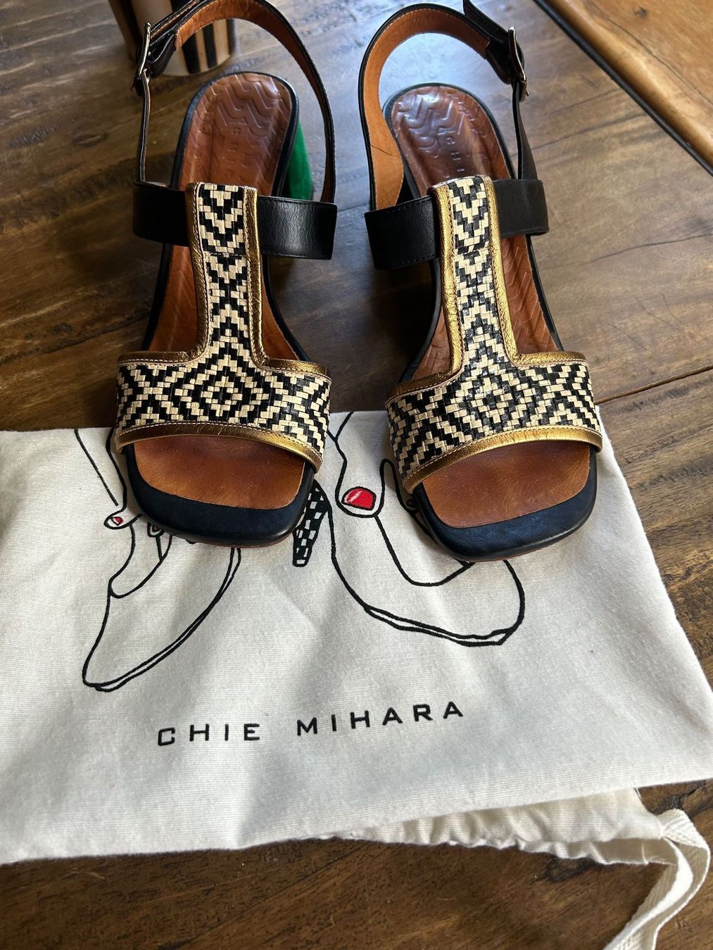 Chie Mihara Scarpe da donna: Wildleder Sandals Chie Mihara – Nuovo (secondo la descrizione) da Schaffhausen venduto da amwr 1