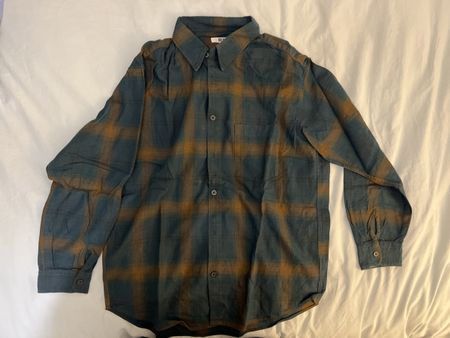 Chemise manche longue taille 13 ans marque uni qlo