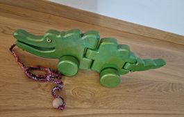 Holz Krokodil zum Ziehen, Vintage Spielzeug, Top Zustand!