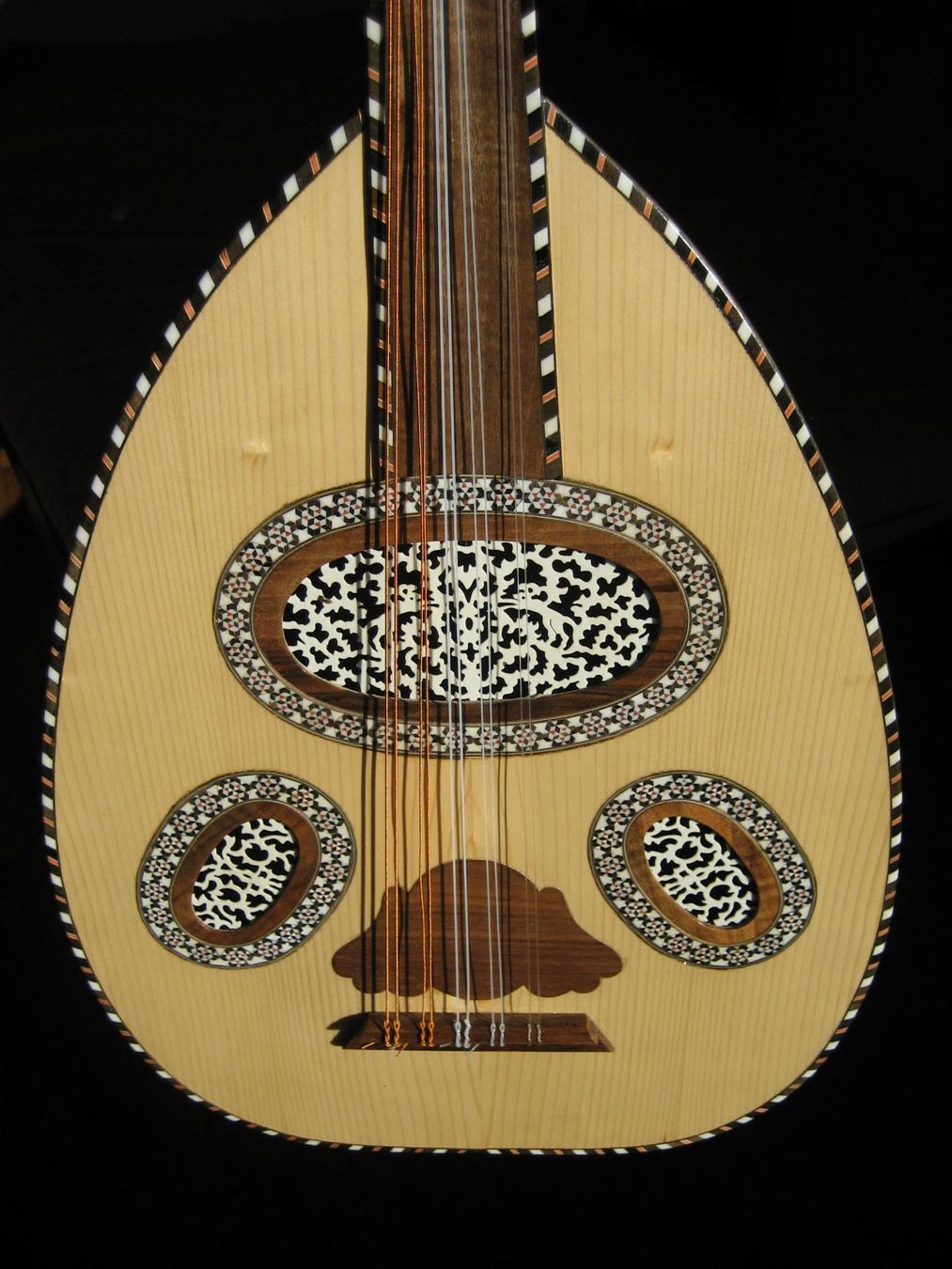 Musikinstrumente: OUD – Gebraucht aus Cadenazzo von Clarico