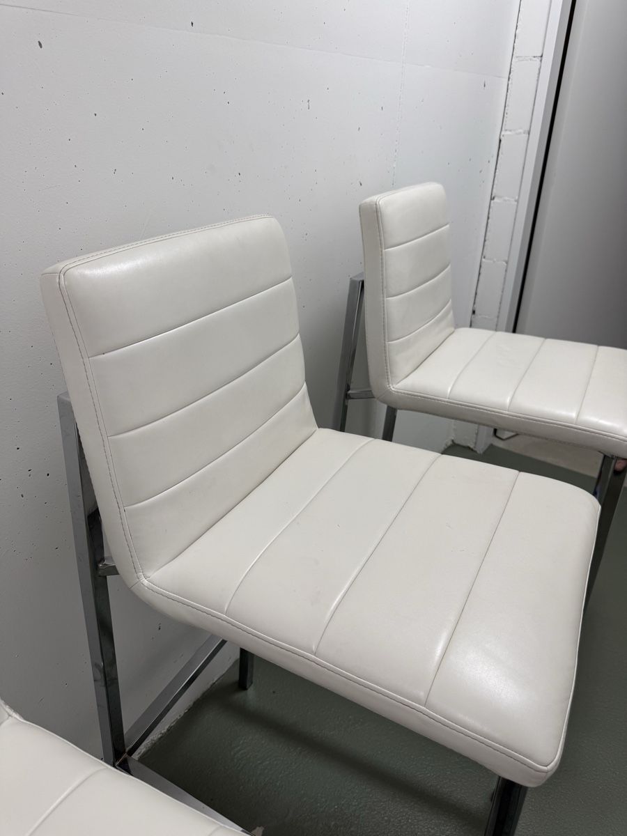 Seggioloni: 3 Modern White Bar Stools – Like New – Nuovo (secondo la descrizione) da Affoltern am Albis venduto da EGoncharova 5