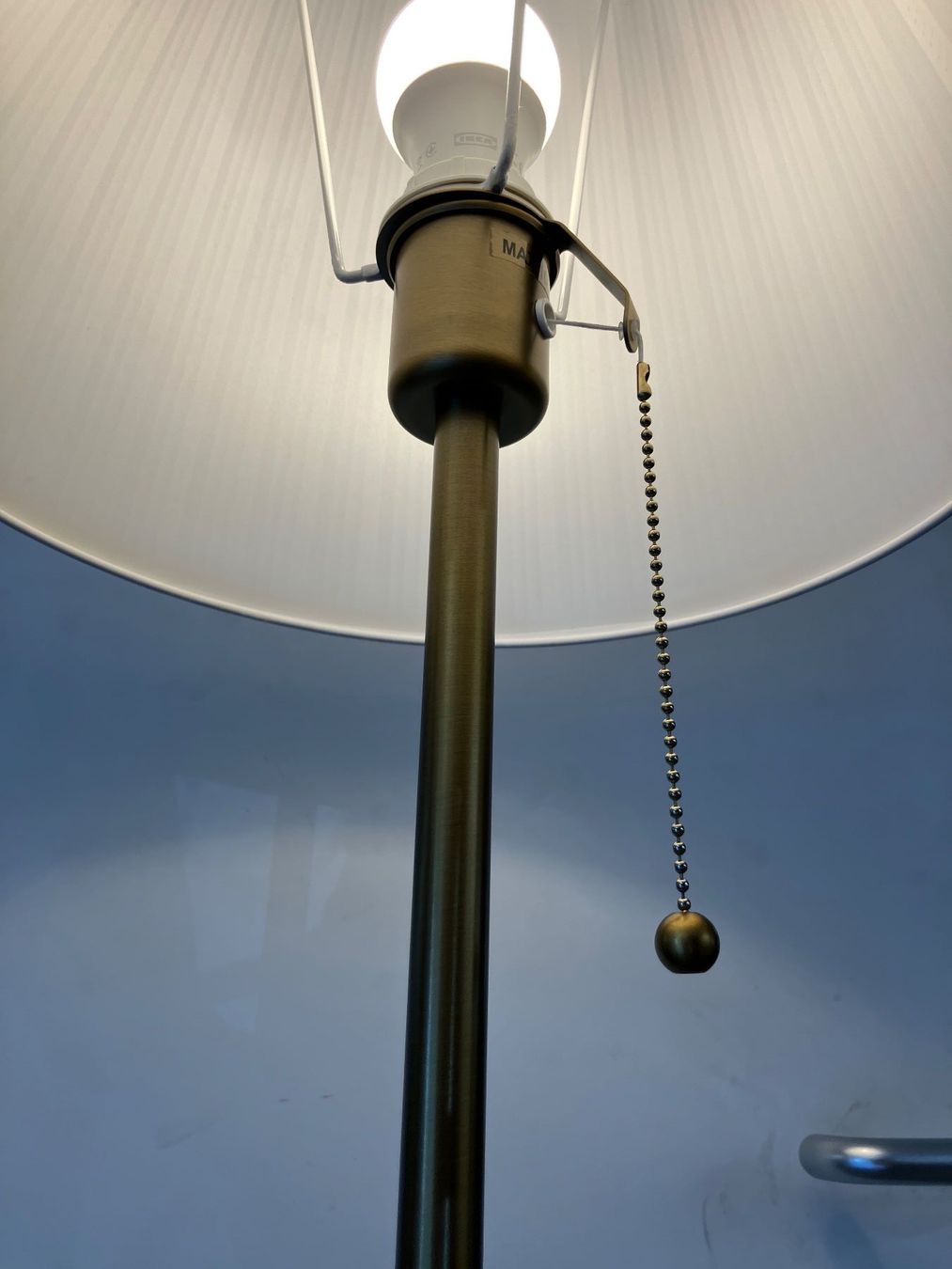 Lampade: Elegante Stehlampe, goldfarben – Usato da Dübendorf venduto da sdbu-frappant 2