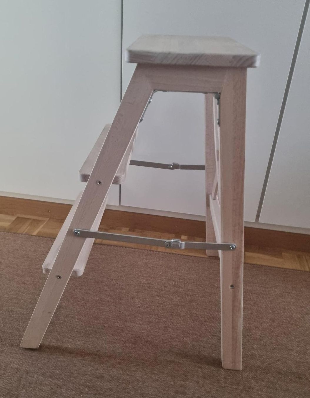 Ikea Tabourets: Tritthocker Buche IKEA – D'occasion à Frauenfeld par Fuda13 1
