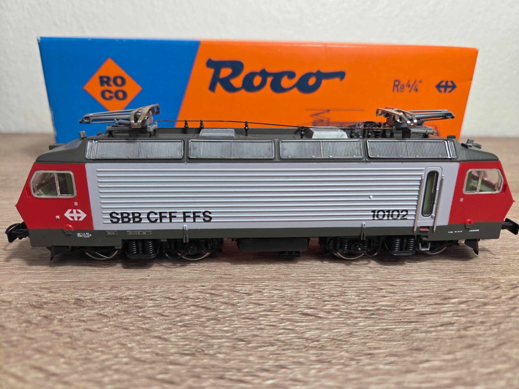 Roco Modelleisenbahnen: Roco 04178 A E-Lok 10102 SBB H0 – Gebraucht aus St-Aubin-Sauges von Lo_Go 1