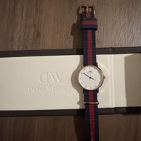 Daniel Wellington Uhr in Rose Gold, Navy and Red Stripes