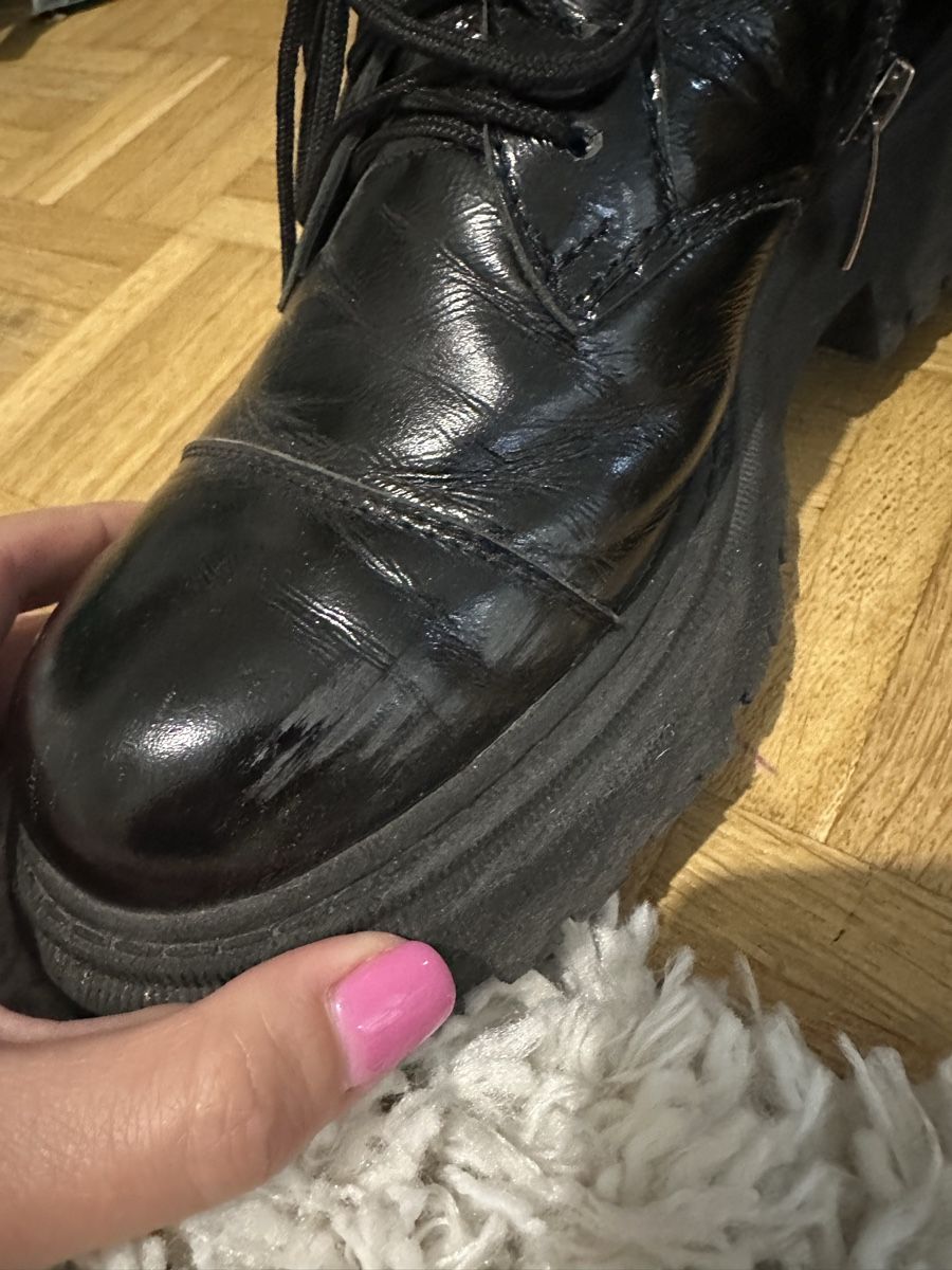 Scarpe da donna: Black Patent Chunky Platform Lace-Up Boots - Fall/Winter 39 – Usato da Genève venduto da alyonavinogradova 1