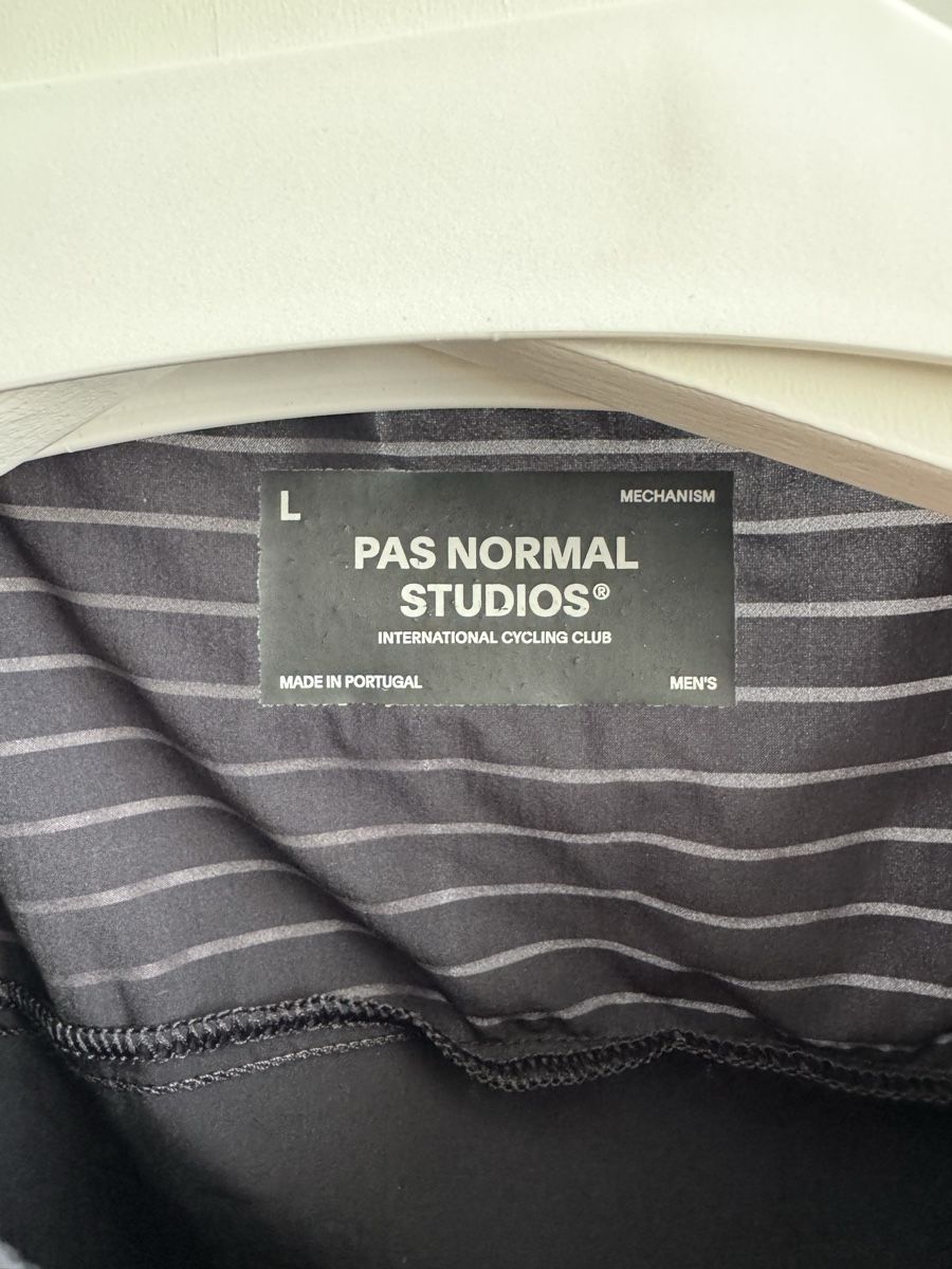 Pas Normal Studios Canottiere & Pantaloni: Pas Normal Studios Mechanism Pro Trikot Gr. L – Nuovo (secondo la descrizione) da Hombrechtikon venduto da Sven_Gerber 2