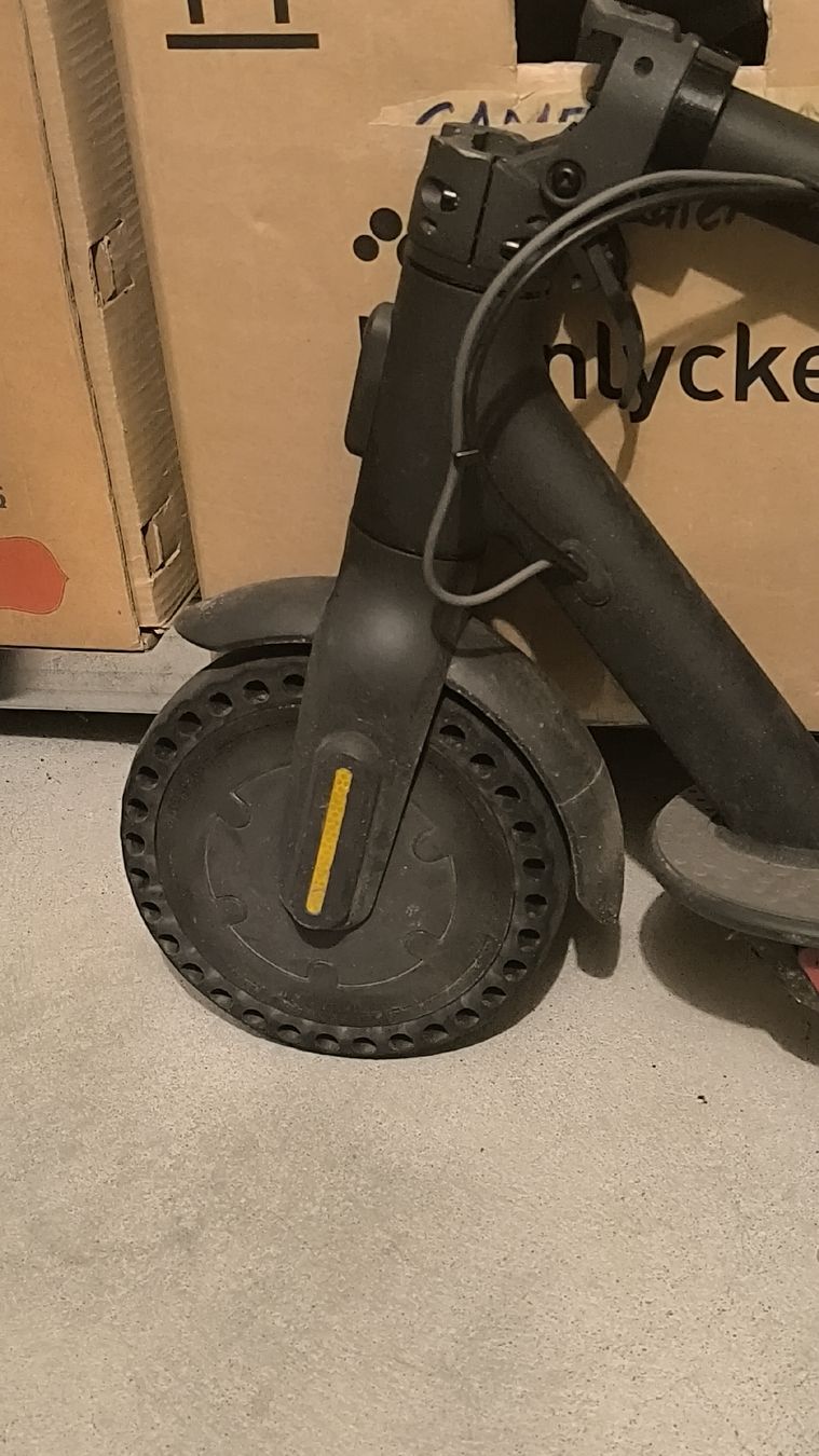 Scooters: E-Scooter Xiaomi Mi Electric Scooter 1S – Gebraucht aus Thun von Neya_12 4