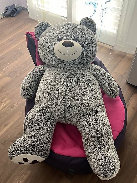 Spielzeuge: Riesen teddybär gross – Gebraucht aus Niederwangen BE von mcp_l62p