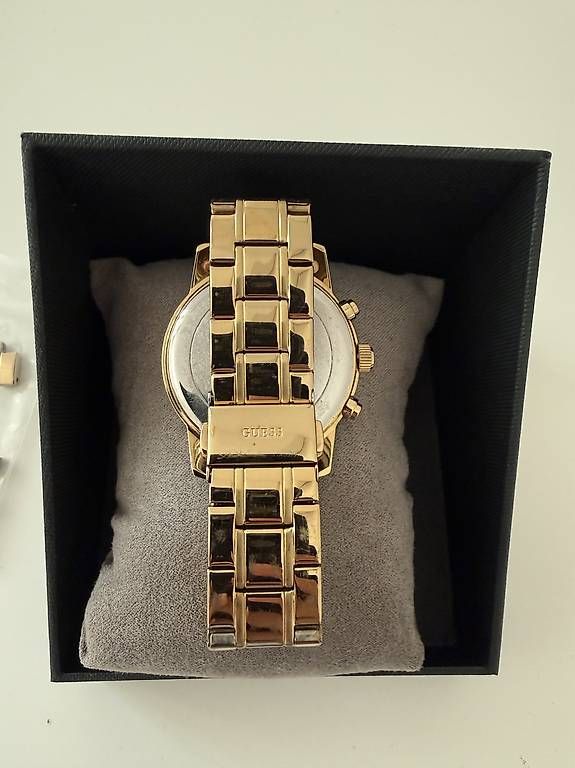 Orologi: Guess Damenuhr Gold – Usato da Winkel venduto da jbuchwalder17 2
