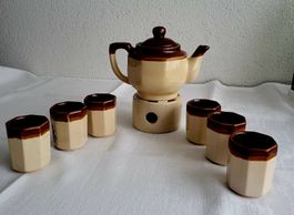 Schöner Teeservice in beige/blumig, Keramik