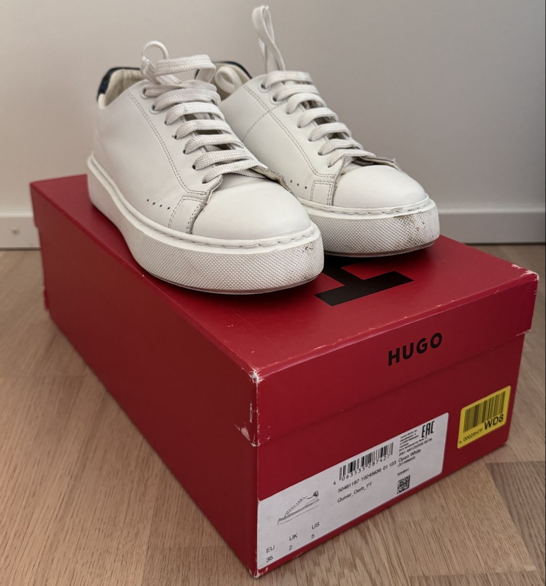 Hugo Boss Scarpe da donna: Chaussure Hugo Boss taille 35 – Usato da geneve venduto da BadgePolice