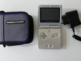 Konsole Game Boy Advance SP in gutem Zustand