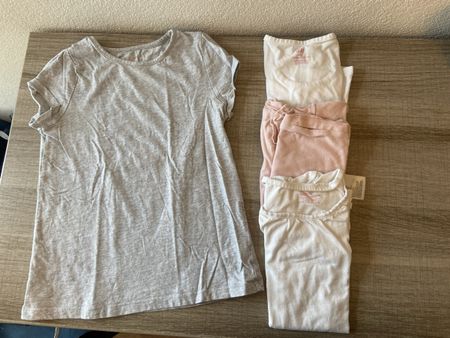 Lot 4 hauts sous vêtement 122-128/6-8ans-H&M