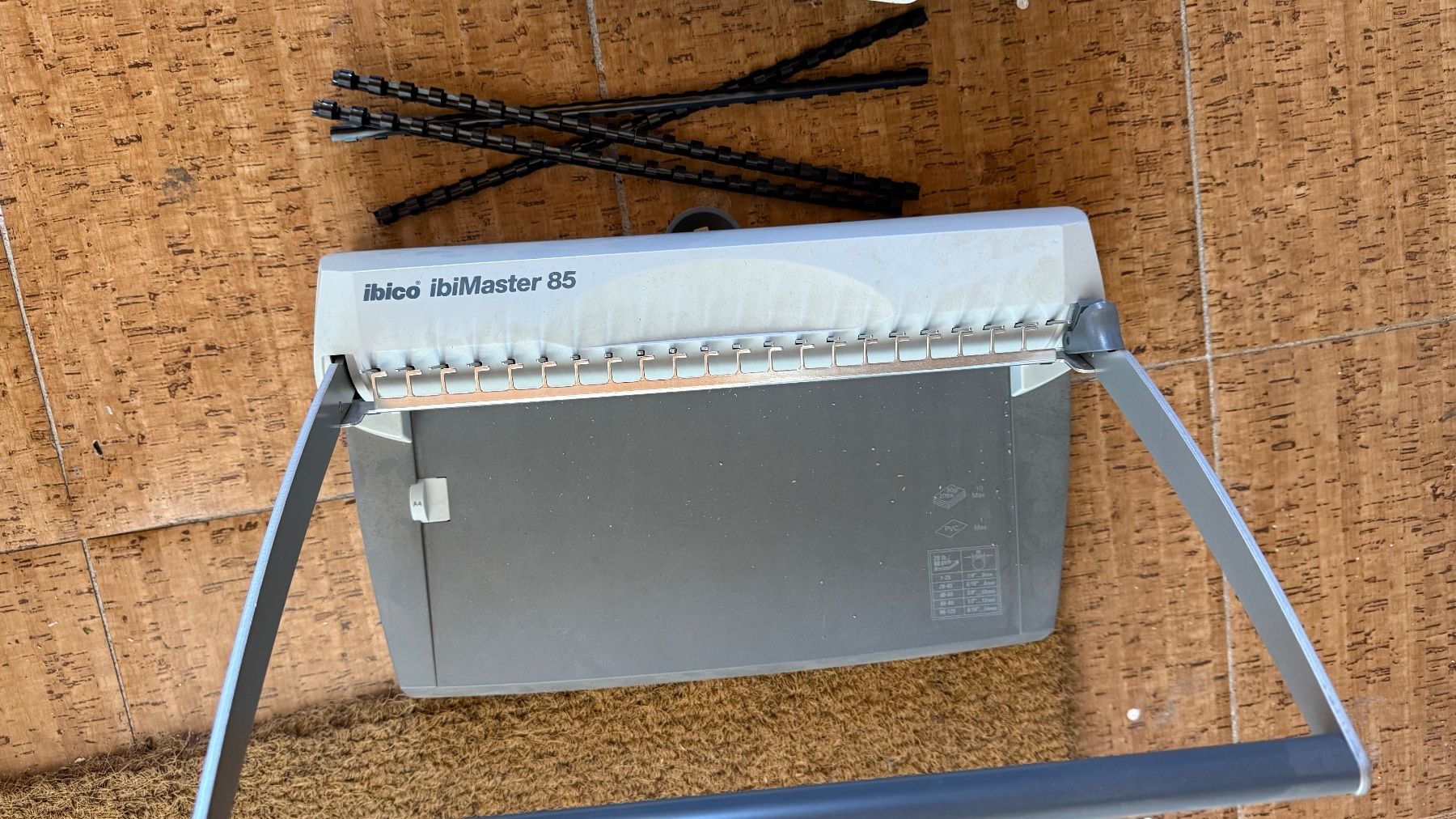 Ibico Bindegeräte: Bindegerät ibico ibiMaster 85 – Gebraucht aus Wädenswil von flaps11