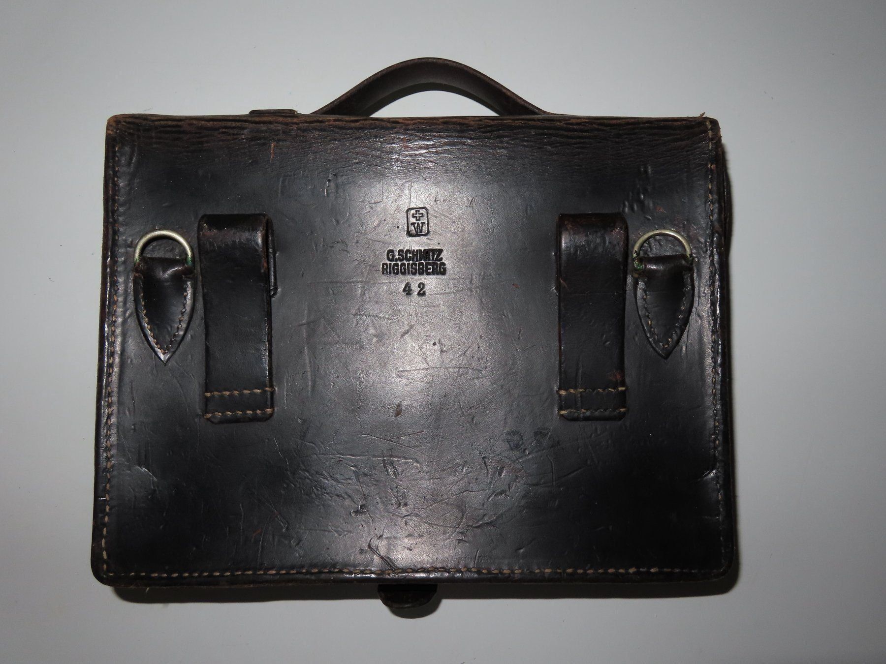 Schweizer Armee Uniformen: Schweizer Armee Sanitätstasche1942 – Gebraucht aus Grenchen von sunflyer01 1